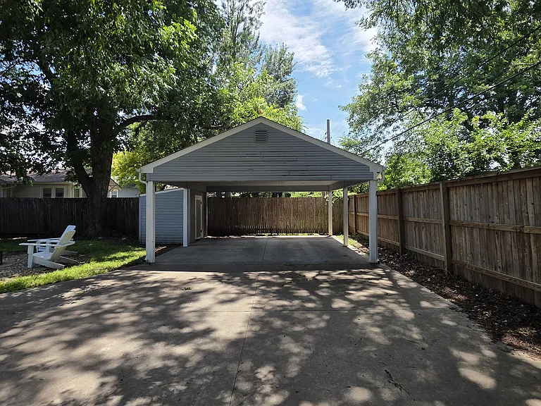 1432 S Gary Ave — Photo 5