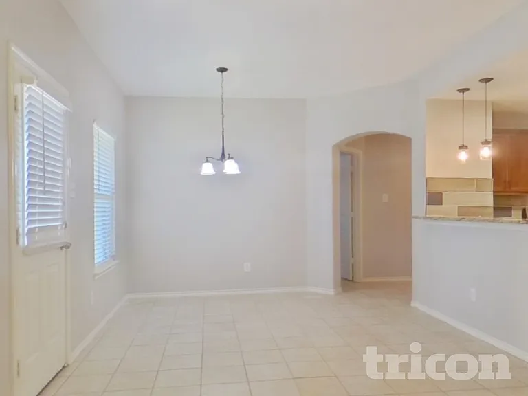 1160 Wentworth Way — Photo 4