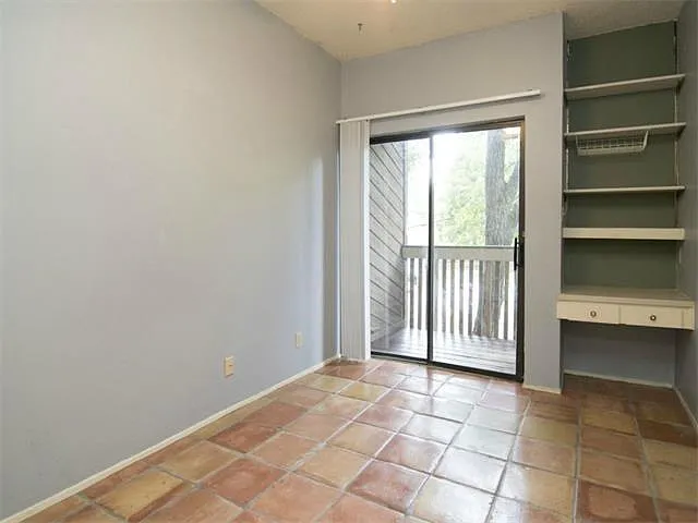 612 Park Pl #205 — Photo 5
