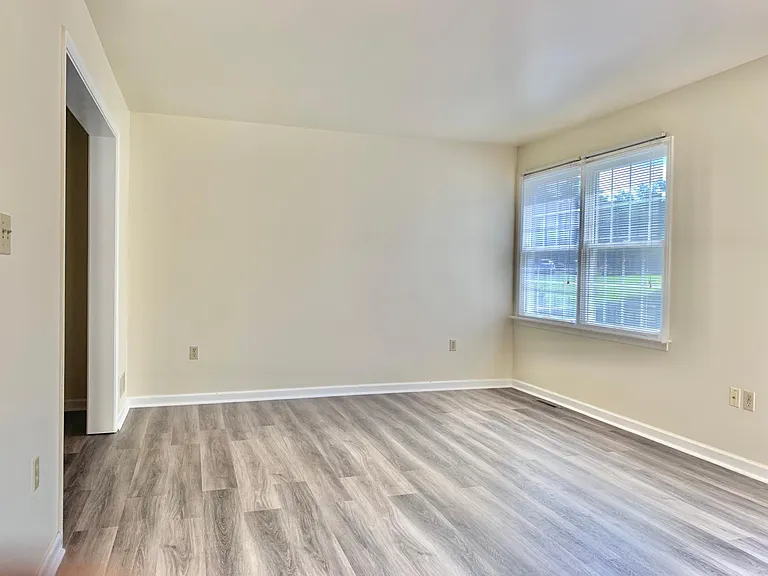 4069 Darius Dr — Photo 10