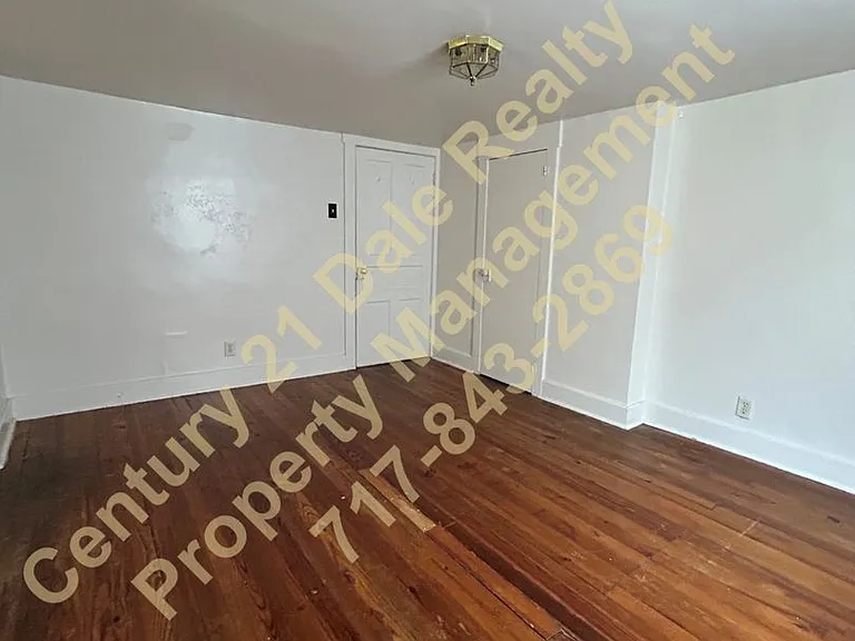 362 W Broadway — Photo 12