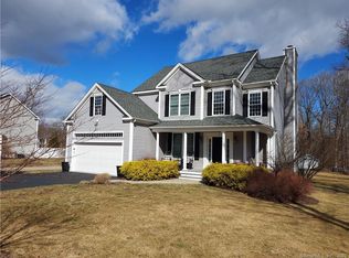 9 Larkspur Dr, Higganum, CT 06441