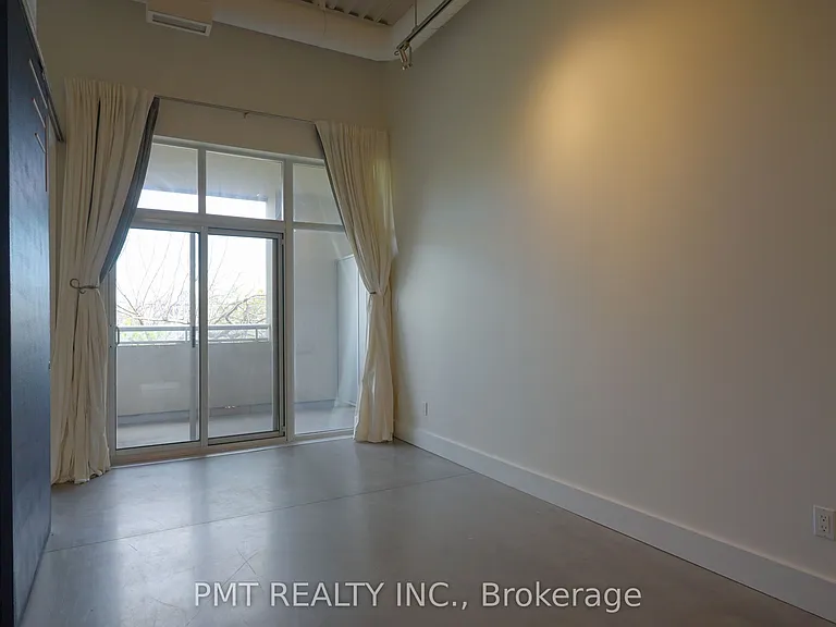 550 Hopewell Ave #302 — Photo 9
