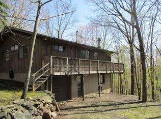 1023 Tennis Ln, Lake Ariel, PA 18436