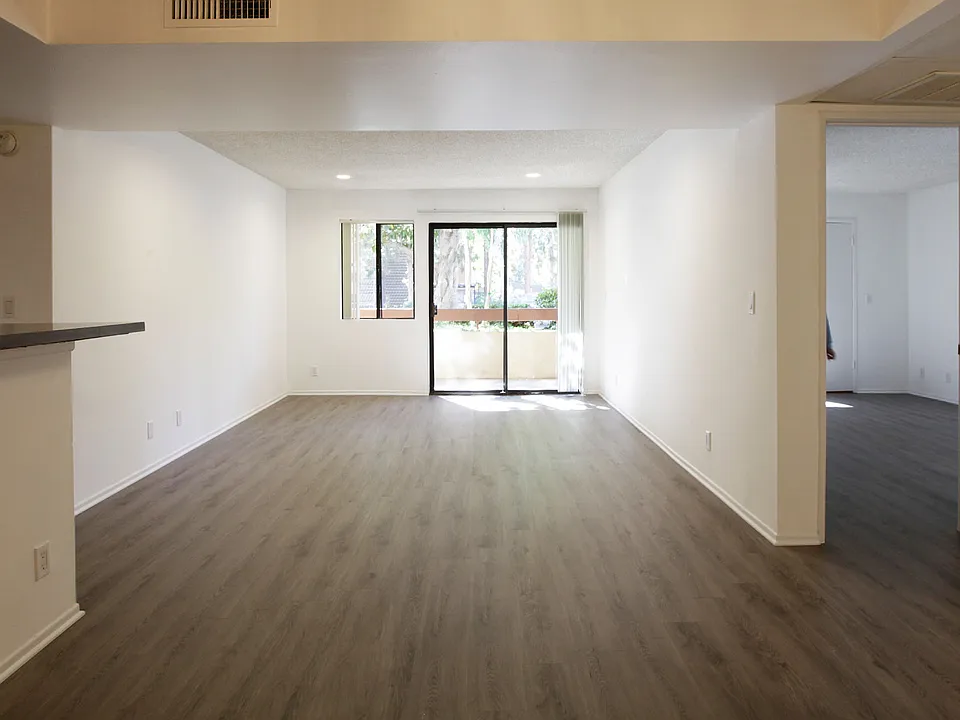 601 Westholme Ave #104