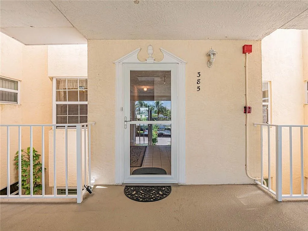 2 bed, 913 sqft, $1,850 — Photo 3