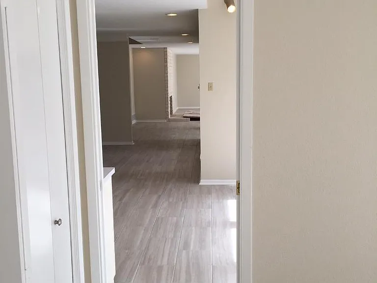 724 Whispering Oaks Dr — Photo 12