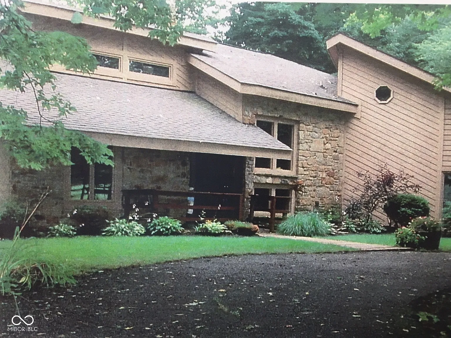 4 bed, 4.5 bath, 4382 sqft, $3,500 — Photo 1