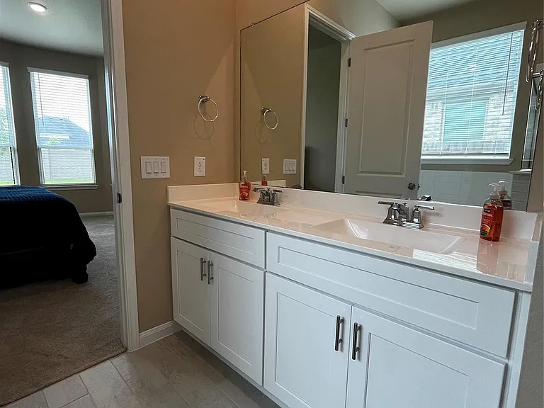 18206 Sonresa Way — Photo 14