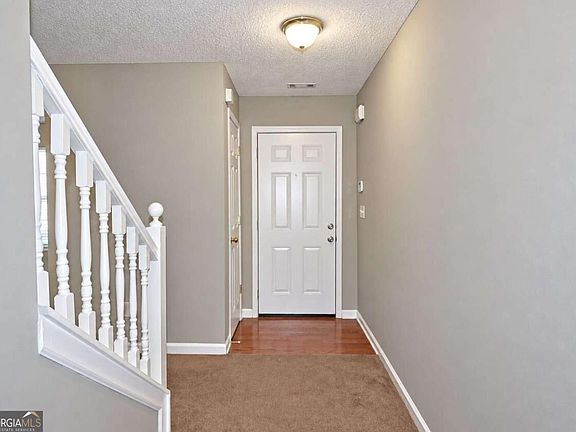 4th image of 220 Parkway Rd