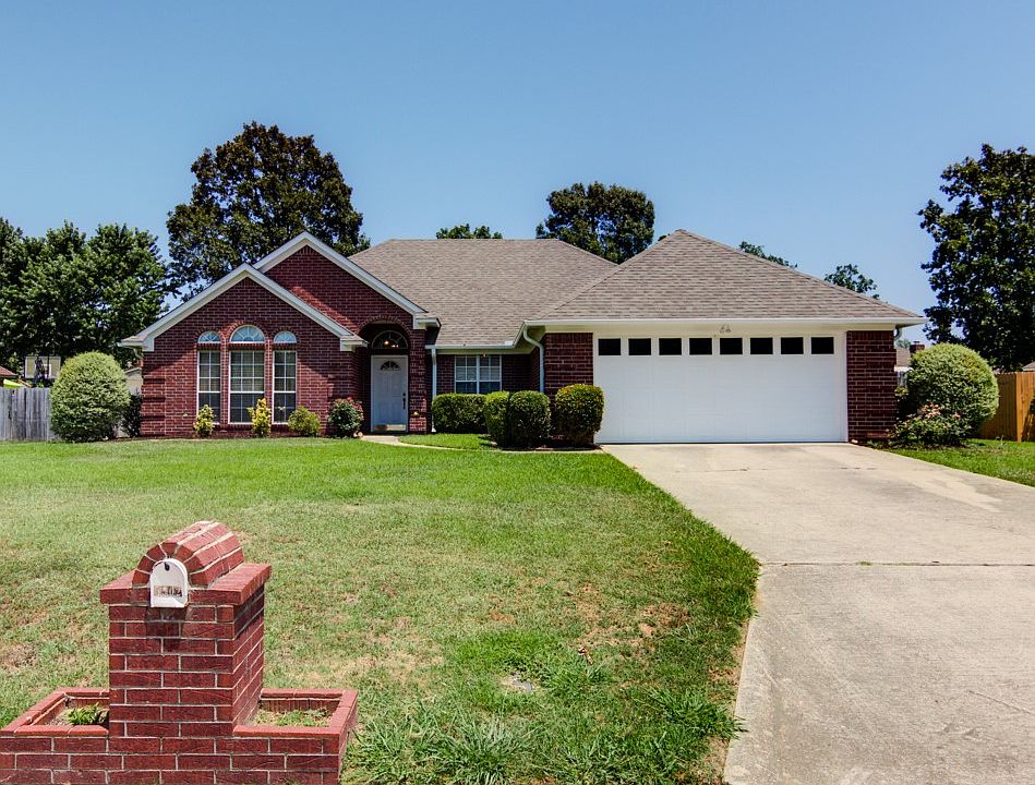 Excellent curb appeal!