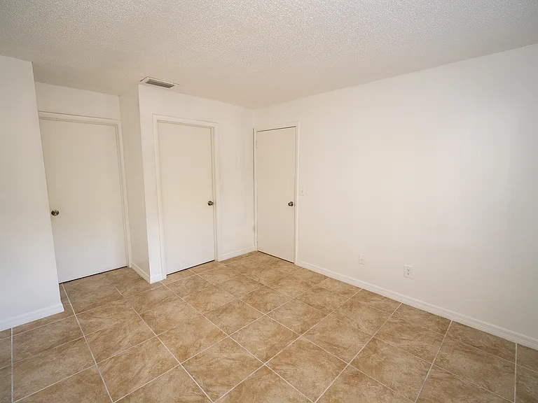 664 Kenwick Cir #103 — Photo 8