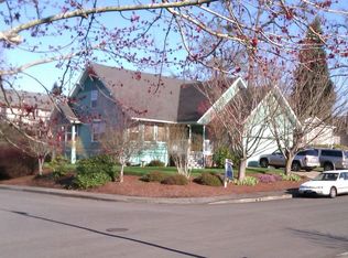 228 Norway St, Silverton, OR 97381