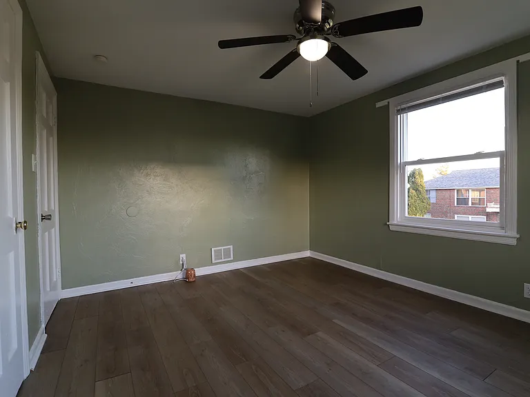 1039 Salem Ave #3 — Photo 12