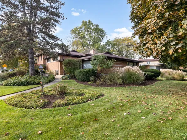 4401 W Lunt Ave, Lincolnwood, IL 60712