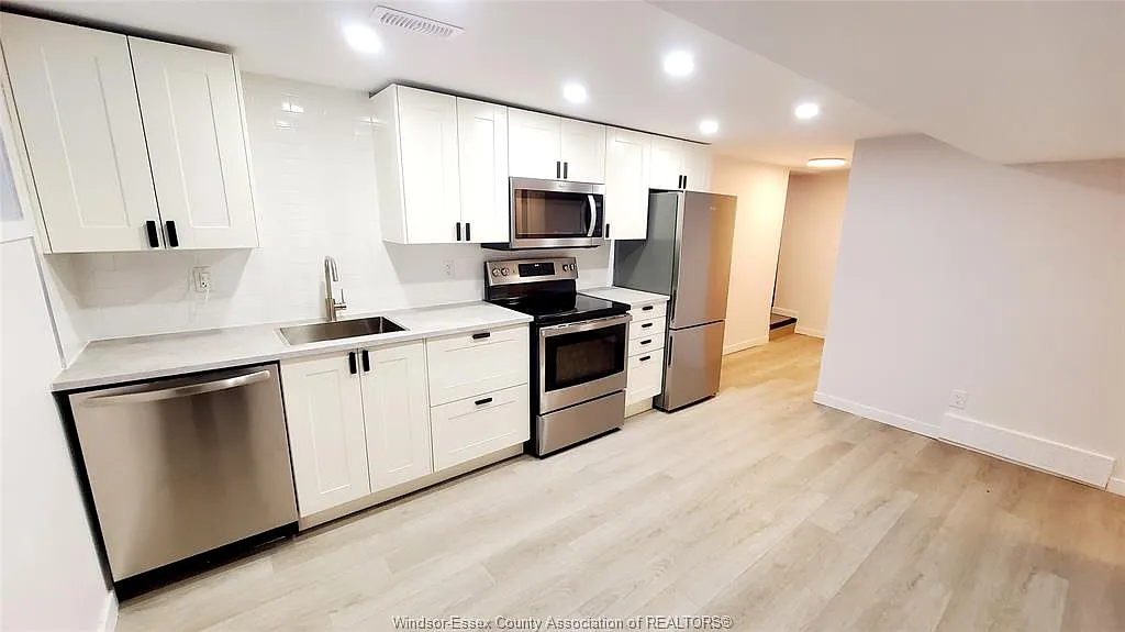 1 bed, $1,300 — Photo 4