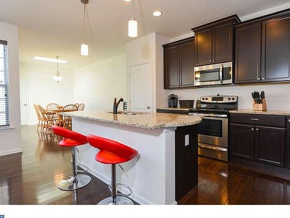 5th image of 2214 S Okeeffe Ln