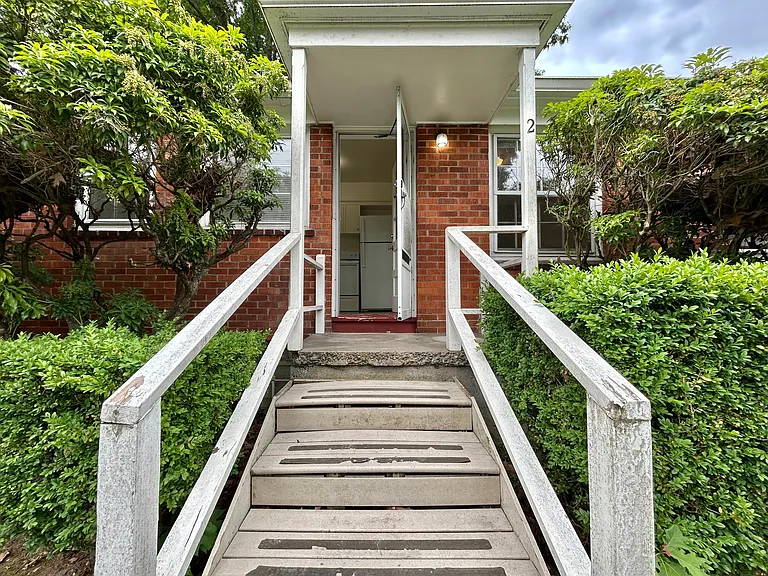 Britney Forest Apartments — Photo 18
