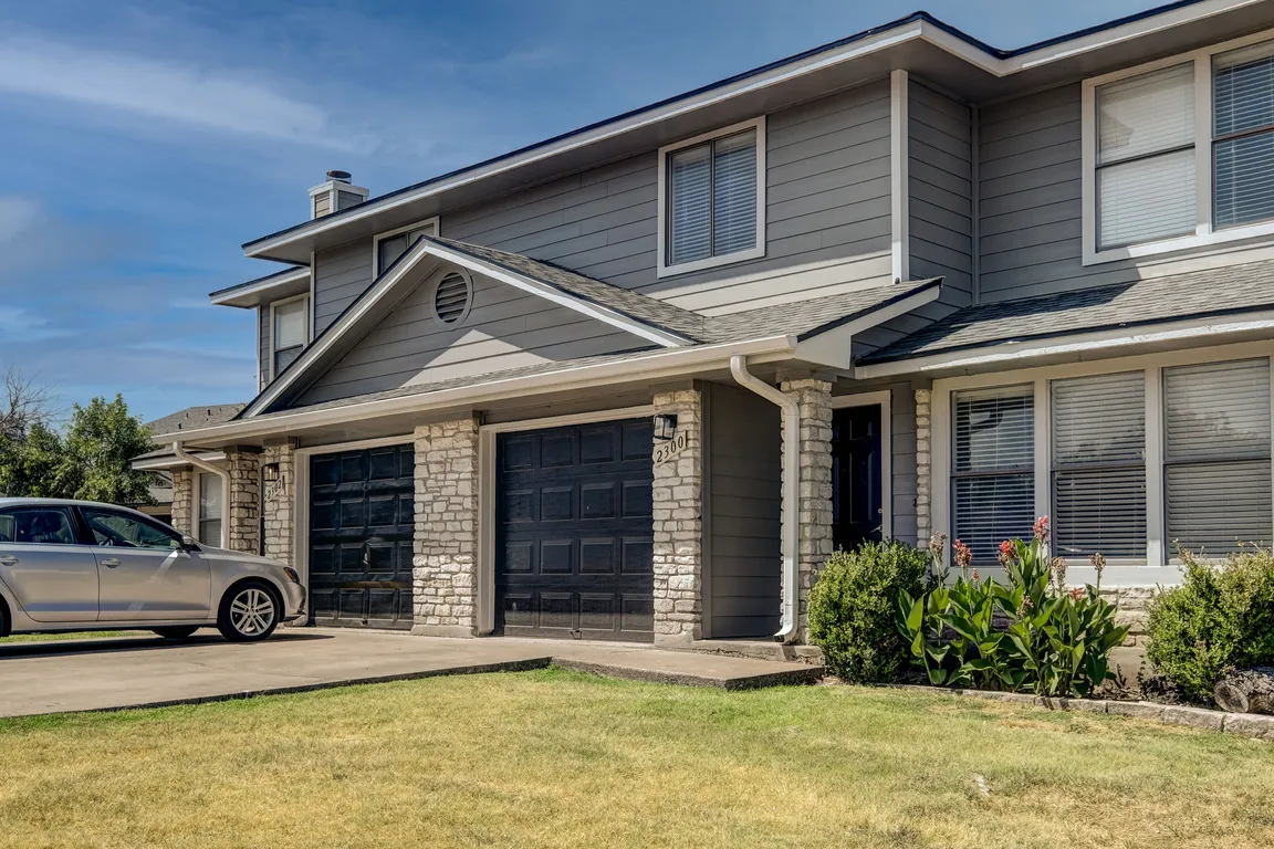 RS Exterior 1