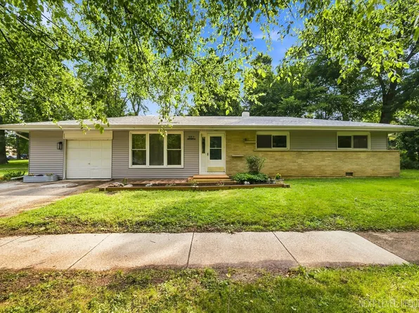 557 Willard Ave, Elgin, IL 60120