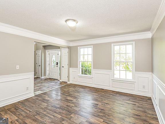 3rd image of 1016 Saddle Brooke Dr