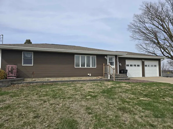 216 Hall St, West Union, IA 52175
