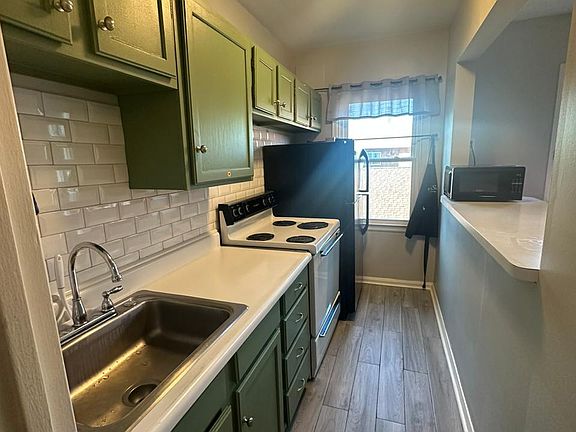 2nd image of 7 Englewood Ave #2B