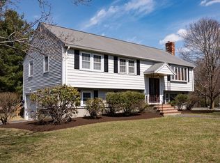 3 Foliage Dr, Walpole, MA 02081