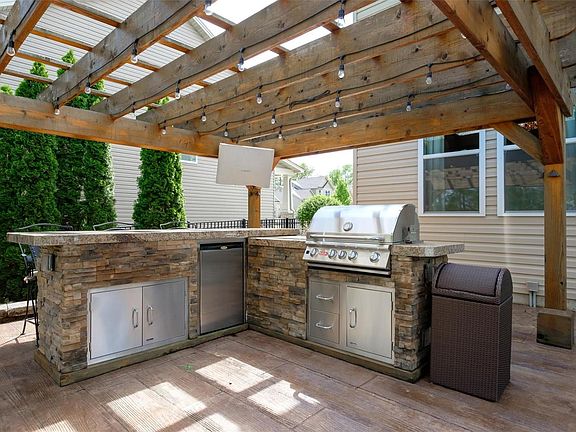 Outdoor kitchen