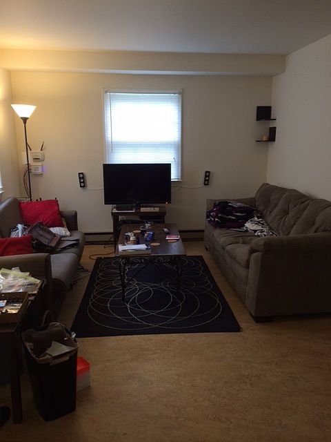 2nd image of 806 Saint Clair Ave