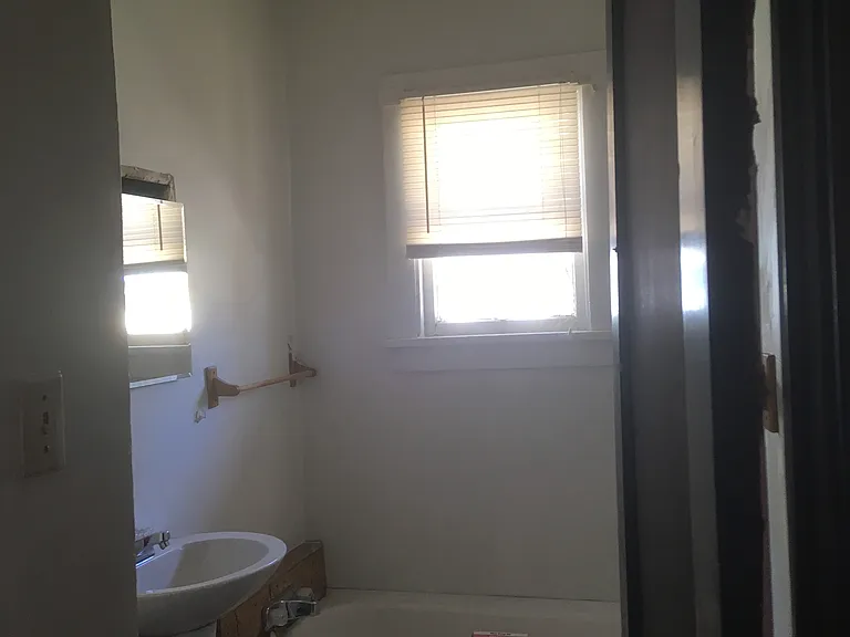 633 Clay St — Photo 9