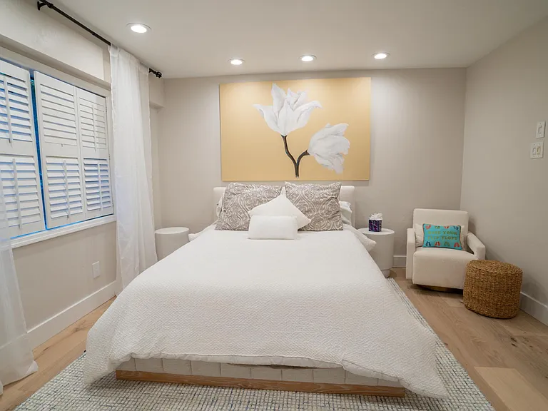 376 Leatherfern Ln — Photo 11