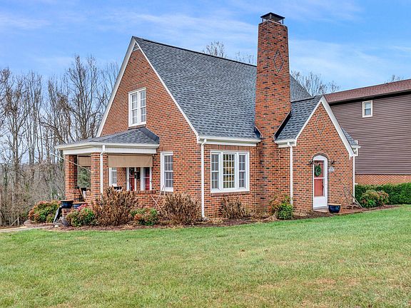 2nd image of 205 Hillcrest Dr