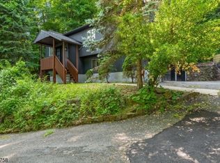 12 Peace Valley Rd, Towaco, NJ 07082