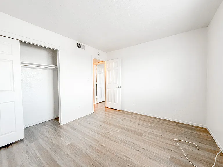 2537 W Georgia Ave #17 — Photo 13