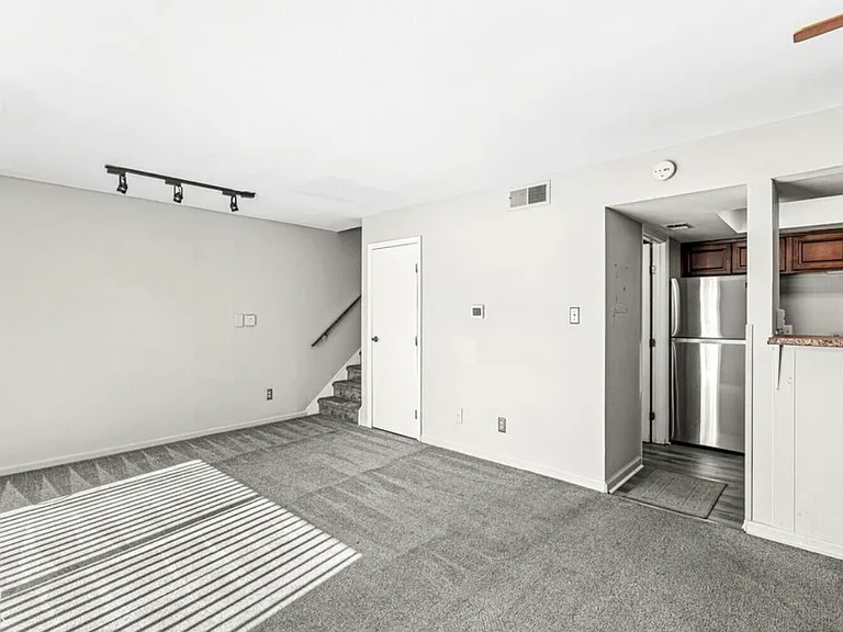 3986 Braddock Rd — Photo 3