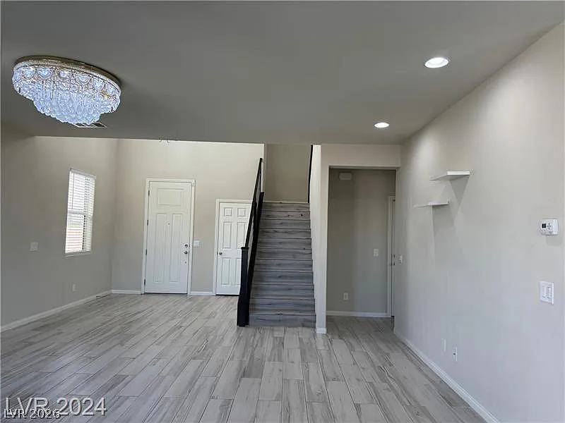 4 bed, 3.0 bath, 2612 sqft, $2,600 — Photo 4