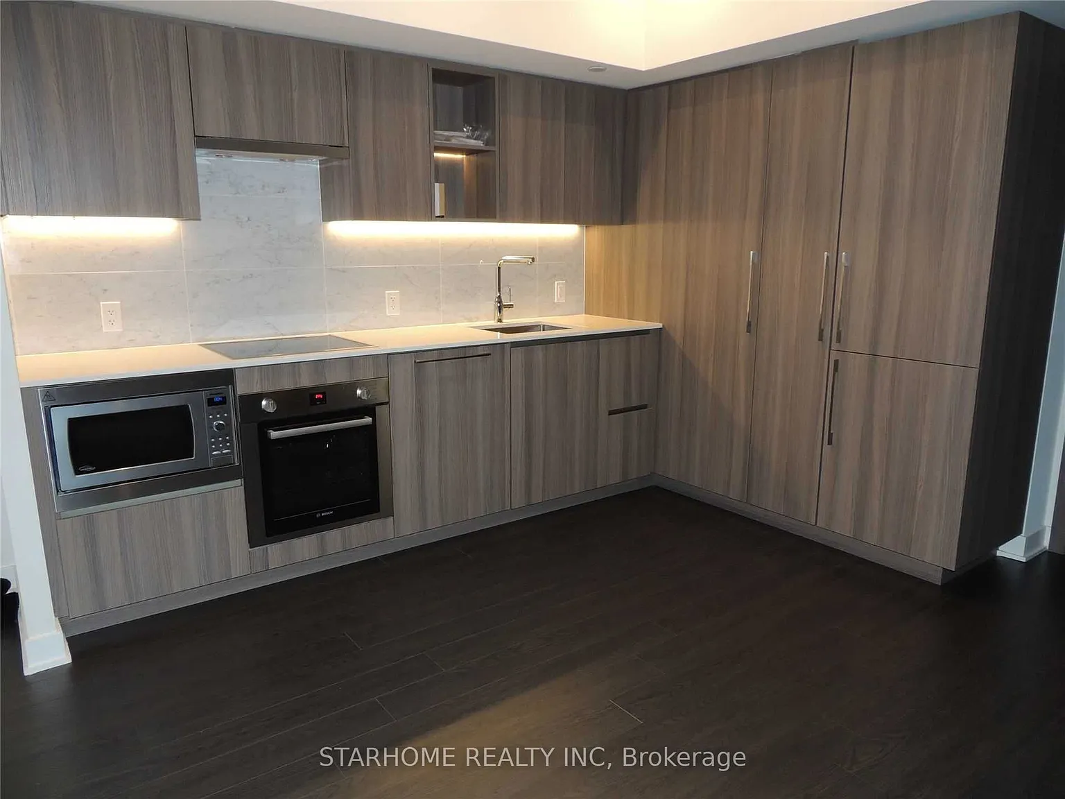 2 bed, $2,990 — Photo 1