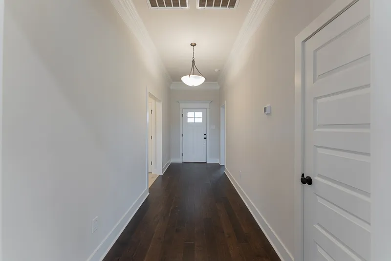 3 bed, 2.0 bath, 1645 sqft, $1,950 — Photo 3