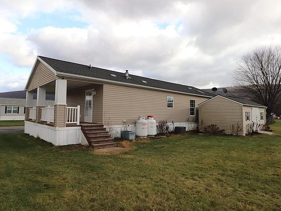 3rd image of 223 Jennifer Ln E
