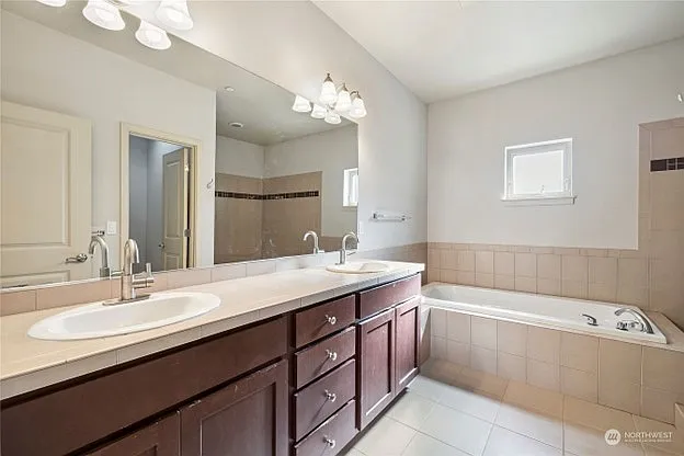4838 Pointes Dr — Photo 8