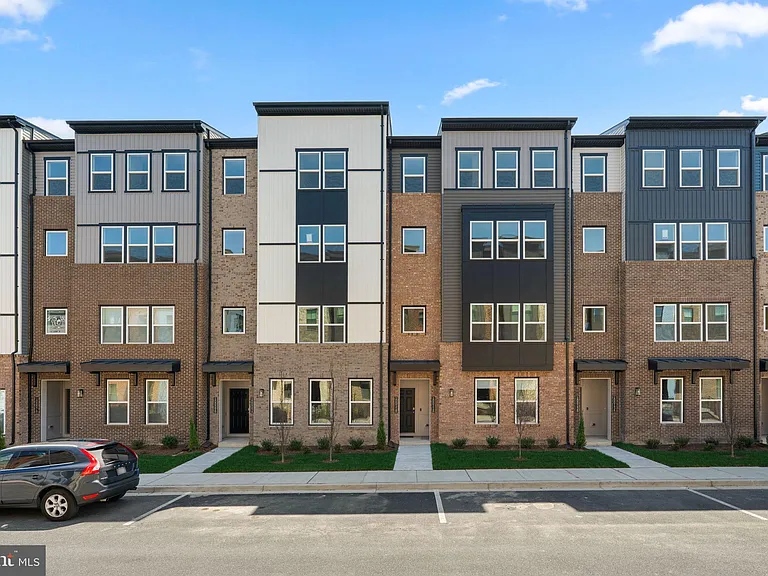 American Pharoah Ln — Photo 1
