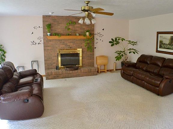 5th image of 3184 Central Park Ln