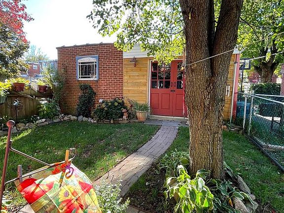 3rd image of 3220 Stanwood St