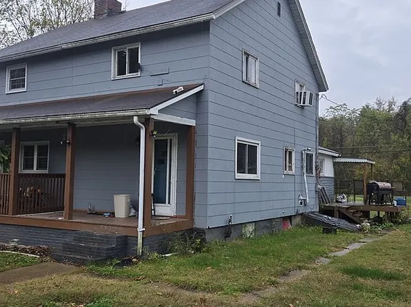 753 Riverside Dr, La Belle, PA 15450