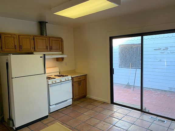 3rd image of 1511 Oak Ave
