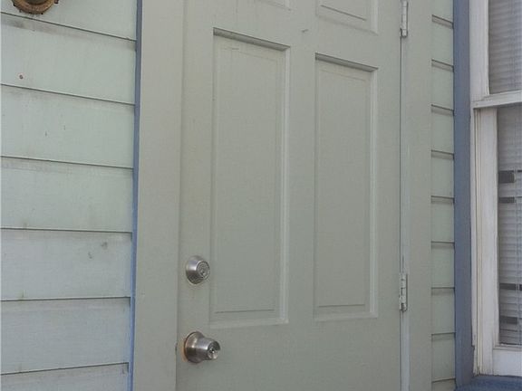 3rd image of 513 Avery St