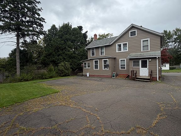 5th image of 149 Spring St #B