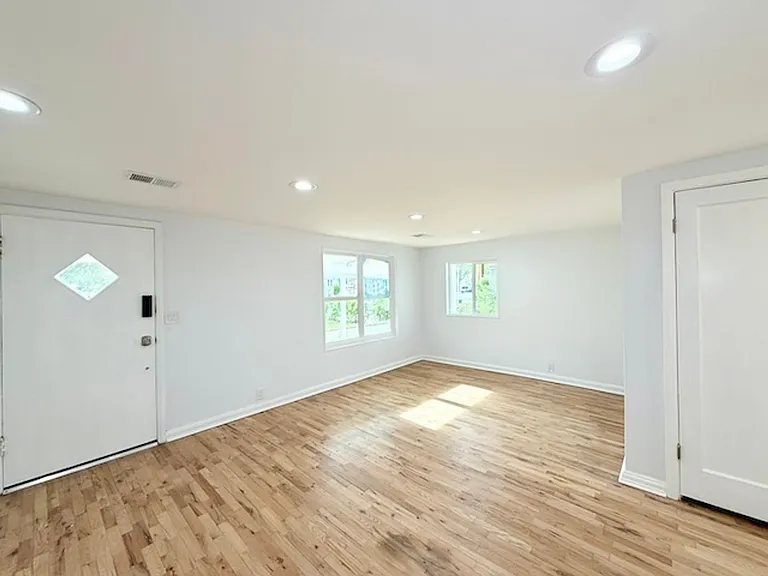 7360 Orchard Ct — Photo 9