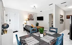 1 bed, 1.0 bath, 700 sqft, $1,900 — Photo 2